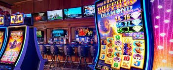 Tampilan live casino dengan dealer dan virtual sports di platform ningrat4d